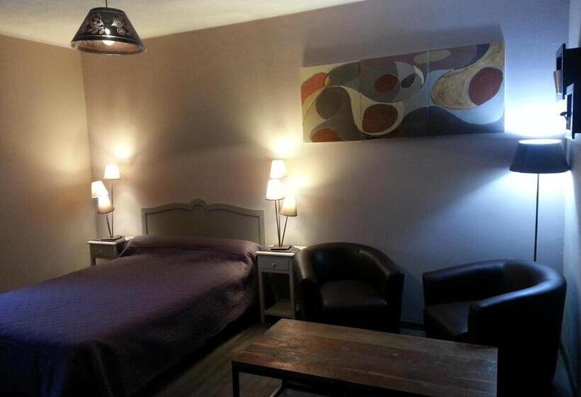 غرفة سوبيريور, L  Oustaloun