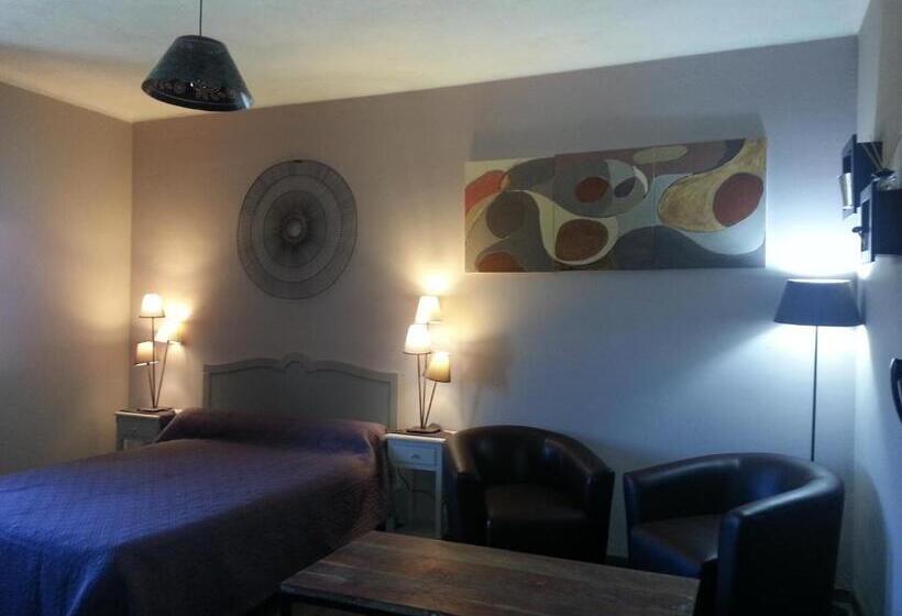 غرفة سوبيريور, L  Oustaloun