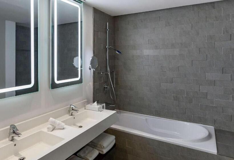 Люкс, Radisson Hotel & Apartments Dammam Industry City