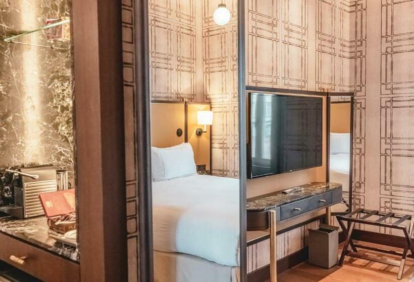 اتاق خانوادگی تودرتو, The Galata Istanbul Hotel Mgallery