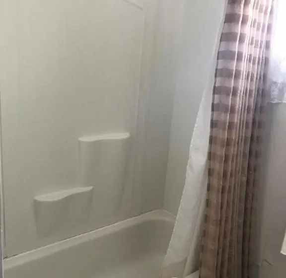 デラックススタジオ, New Country Motel