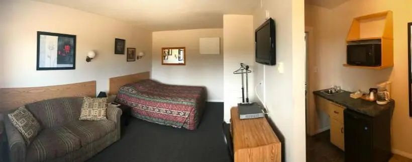 デラックススタジオ, New Country Motel