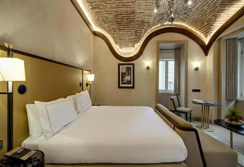 Deluxe Room King Size Bed, The Galata Istanbul Hotel Mgallery