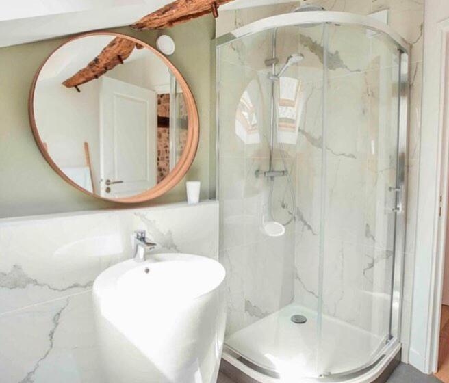 اتاق کلاسیک چهارنفره, La Maison Des Arts