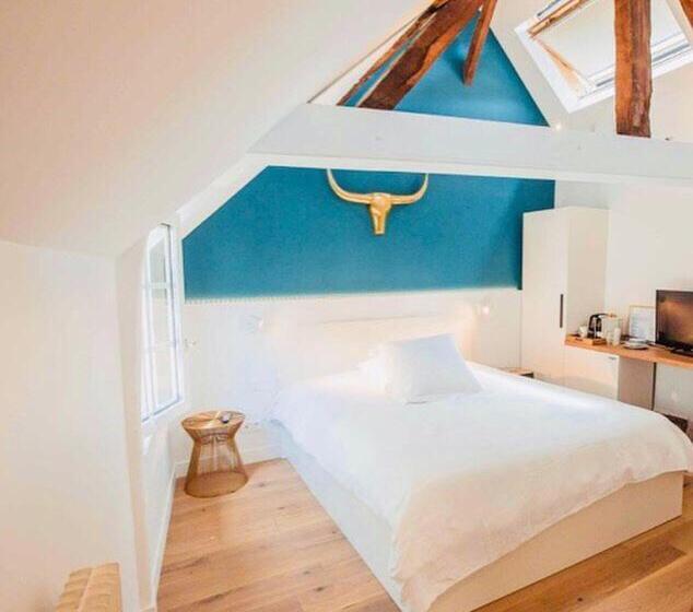 اتاق لوکس, La Maison Des Arts