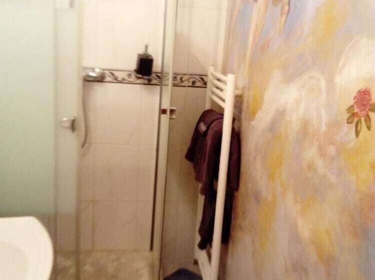 コンフォートルーム, 7 , Le Haut Montrayé