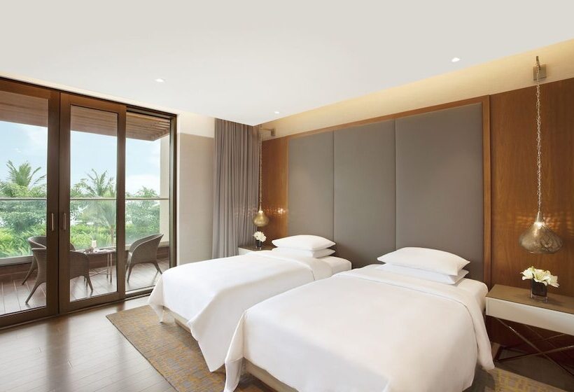 Номер Клуб с Террасой, Grand Hyatt Kochi Bolgatty