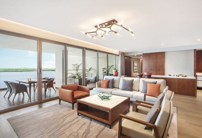 سوییت اجرایی, Grand Hyatt Kochi Bolgatty