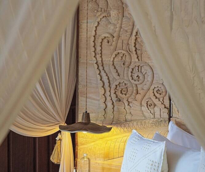 ویلای دلوکس 1 خوابه با چشم‌انداز دریا, Nay Palad Hideaway   All Inclusive