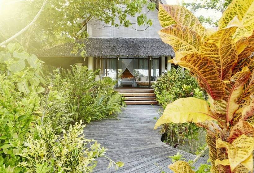 ویلای دلوکس 1 خوابه با چشم‌انداز دریا, Nay Palad Hideaway   All Inclusive