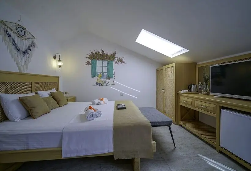 Deluxe Neljän Hengen Huone, Savana Butik Otel