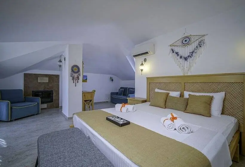 Deluxe Neljän Hengen Huone, Savana Butik Otel
