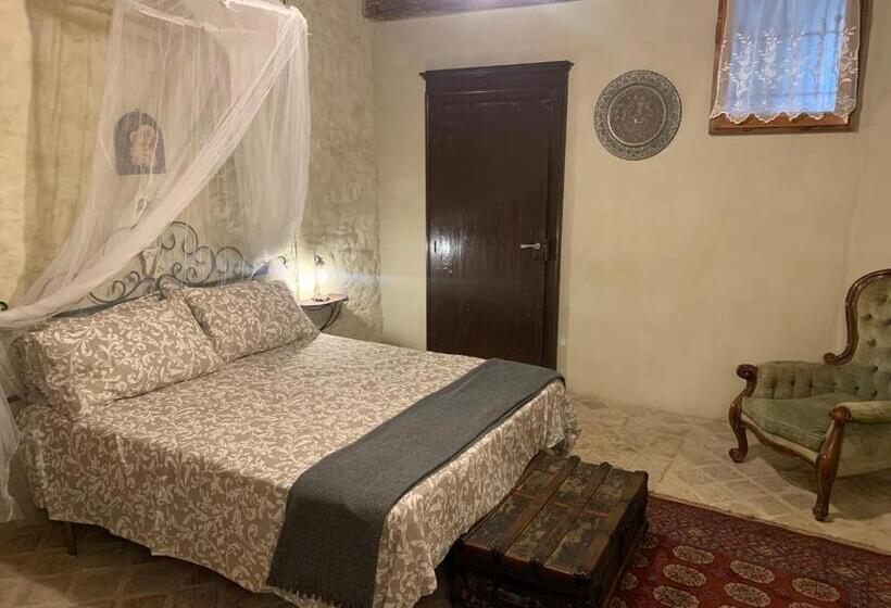带2个卧室的套房, Castella B&b