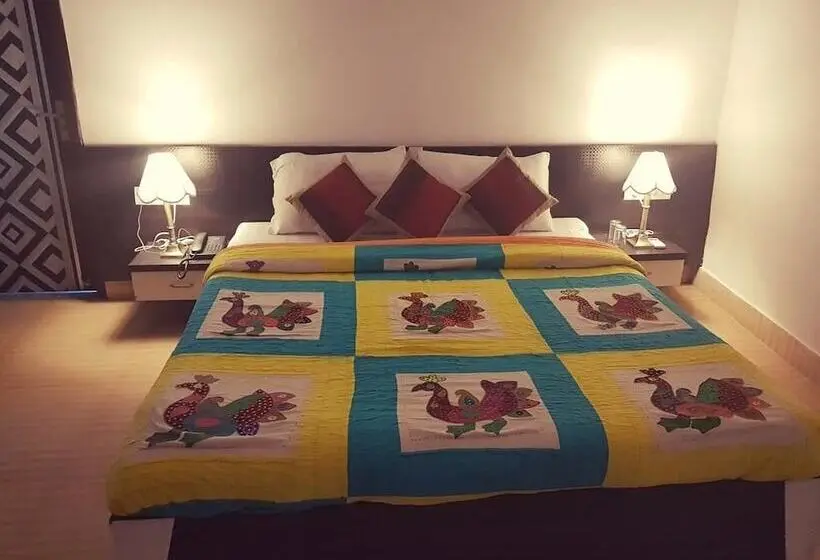 デラックスルーム, Castle Narela Lake Resort