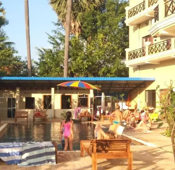 اتاق استاندارد سه نفره, Blue Diamond Hostel