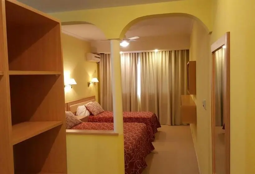 اتاق استاندارد سه نفره, Colonos