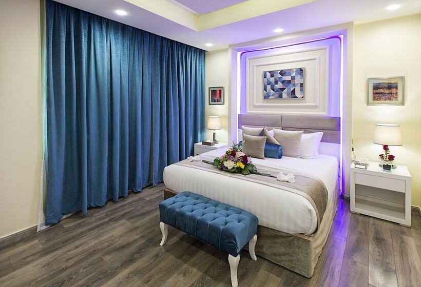 اتاق لوکس, Golden Bujari Alulaya