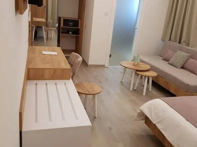 اتاق اجرایی سه نفره, Hypnos Boutique