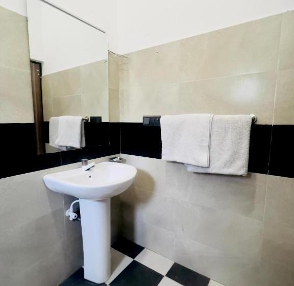 标准单人间, Sevenday