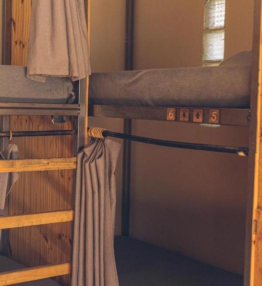 تختخواب در اتاق مشترک, Pura Vida Mae Hostel
