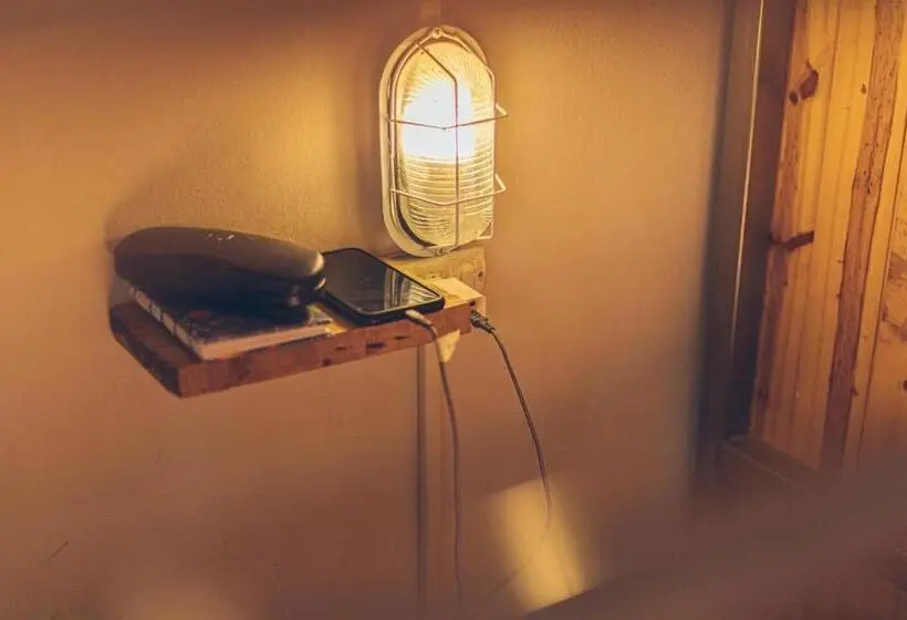 ルームシェアのワンベッド, Pura Vida Mae Hostel