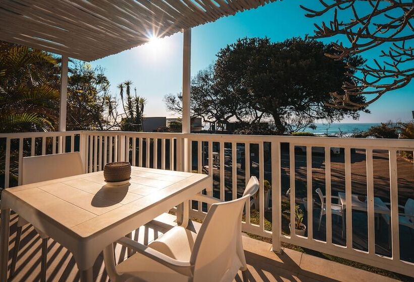 בקתת חדר, Surf Motel