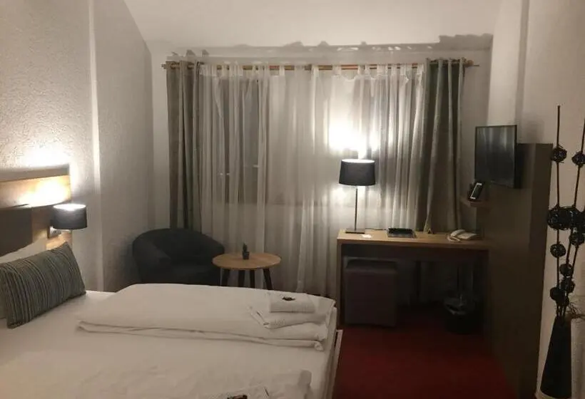 Standard Room, Vico S Hotel & Restaurant Asperg