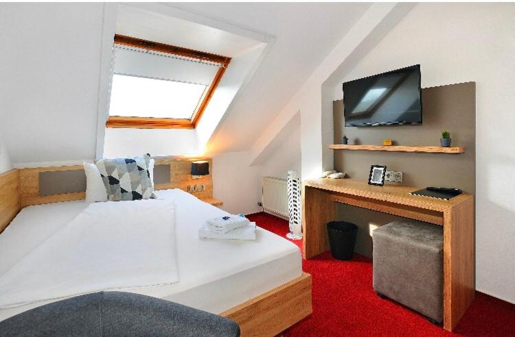 Standard Single Room, Vico S Hotel & Restaurant Asperg