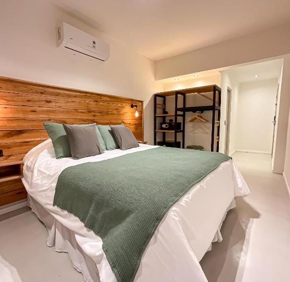 اتاق استاندارد, Parry Smart