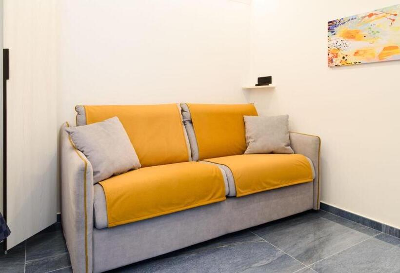 キングサイズベッドのデラックススイート, Cloister Suites Amalfi