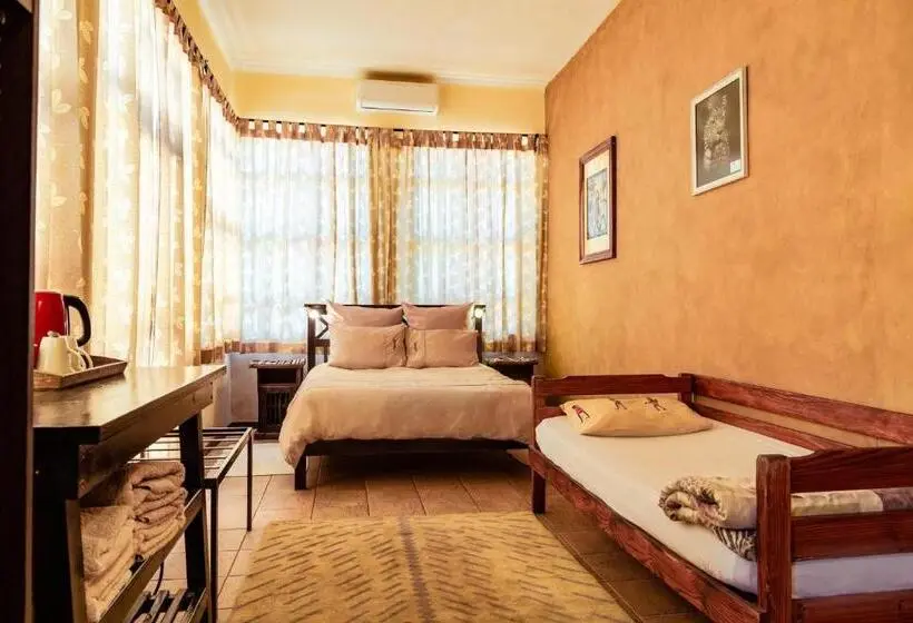 اتاق خانوادگی, Chameleon Backpackers & Guesthouse
