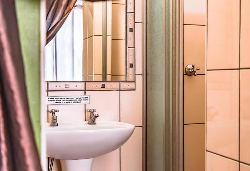 اتاق استاندارد, Chameleon Backpackers & Guesthouse