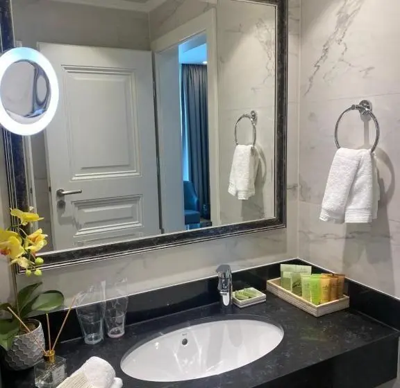 اتاق استاندارد با بالکن و چشم‌انداز دریا, Residence Promenade