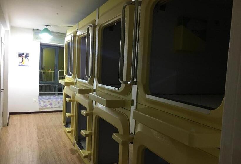 Łóżko we Wspólnym Pokoju, Wuwei Qiyou Space Capsule Hostel