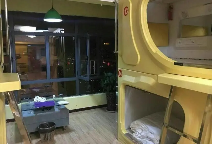 ルームシェアのワンベッド, Wuwei Qiyou Space Capsule Hostel
