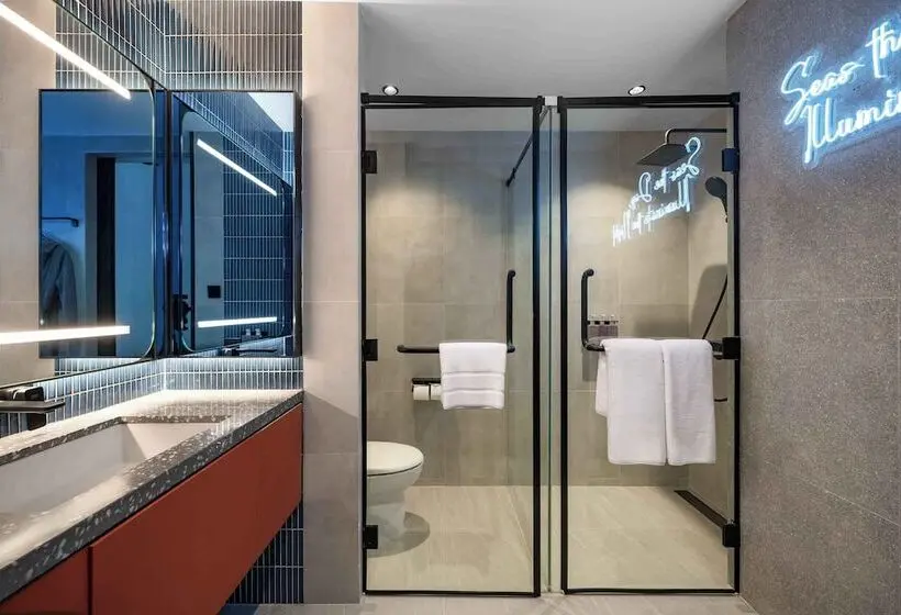 キングサイズベッドのスタンダードルーム, Tribe Phuket Patong By Accor
