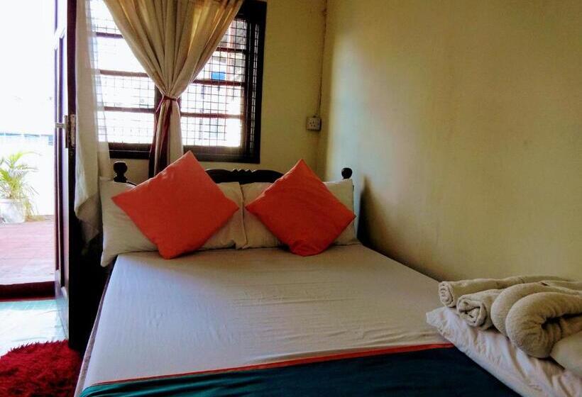 استودیو استاندارد با بالکن, Cdh Backpackers Premium