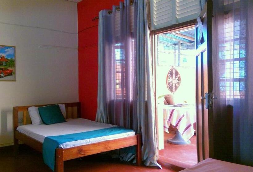 اتاق استاندارد چهار تخته, Cdh Backpackers Premium