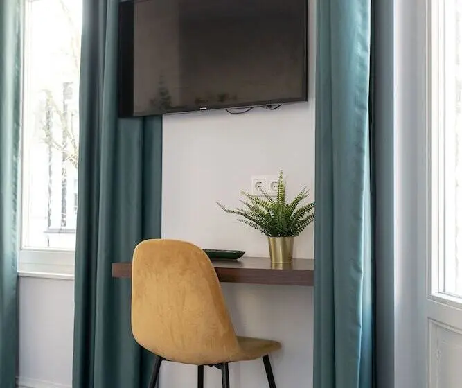 デラックスルーム, Alex Maastricht