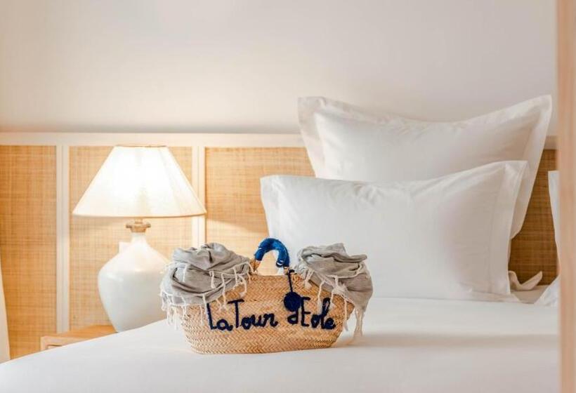 וילה עם חדר שינה אחד ובריכת שחיה, La Tour D Eole