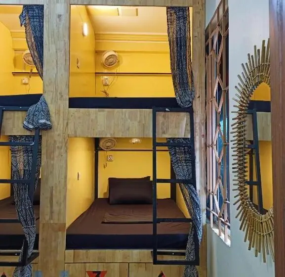 Cama en Habitación Compartida, Karma Traders Kampot