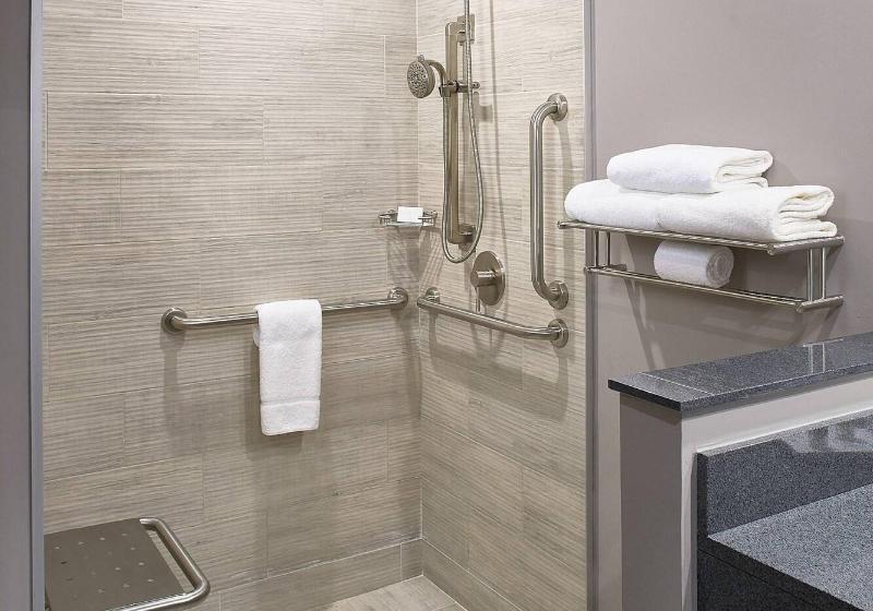 מיטת קינג בסוויטה, Fairfield Inn & Suites By Marriott Aguascalientes