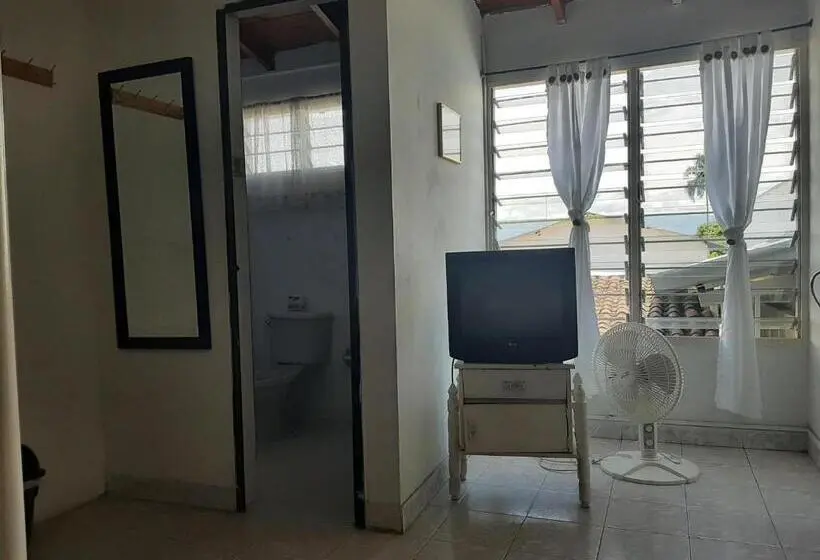 Standard Kolmen Hengen Huone, Andaluz