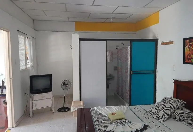Standard Neljän Hengen Huone, Andaluz