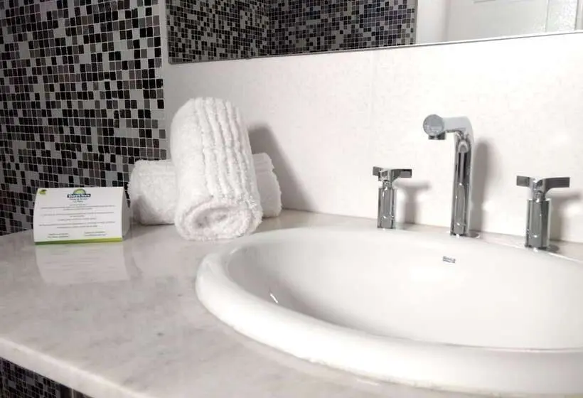 Sviitti Liikuntarajoitteisille, Days Inn & Suites By Wyndham La Plata