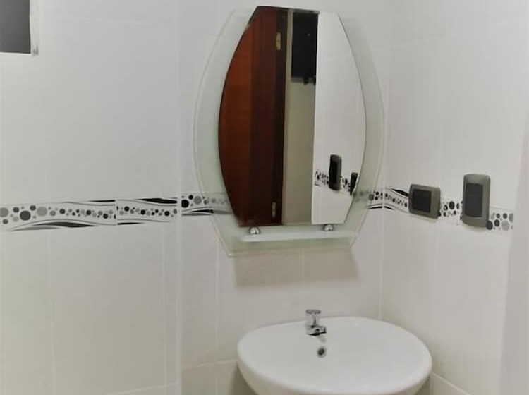 اتاق لوکس, La Villa De Roel