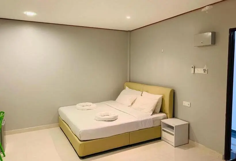 اتاق یک تخته با چشم‌انداز استخر, D Lima Beach Inn