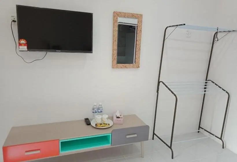 اتاق یک تخته با چشم‌انداز استخر, D Lima Beach Inn