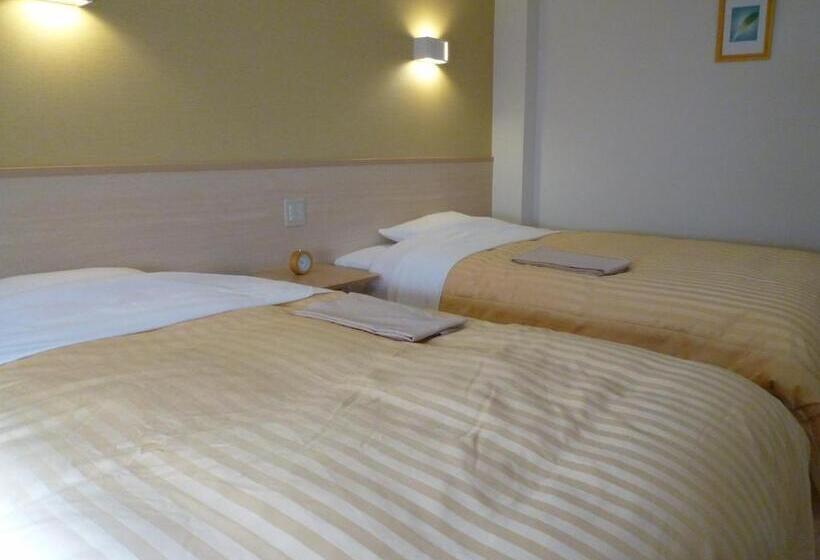 Quarto Triplo Estandar, Monzennoyu