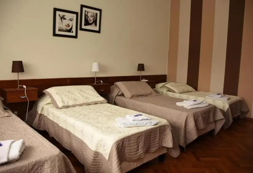 スタンダード4人部屋, Posada De Campo San Cono